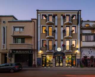 Отель Labirint Hotel Бухарест-0