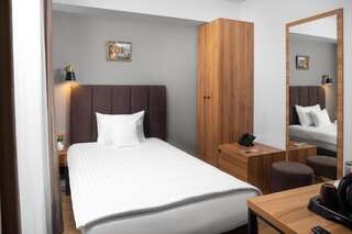 Отель Labirint Hotel Бухарест Стандартный двухместный номер с 1 кроватью или 2 отдельными кроватями-15